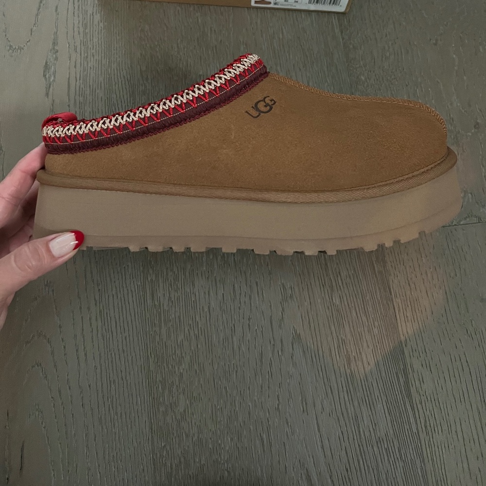 UGG tazz platform shoe